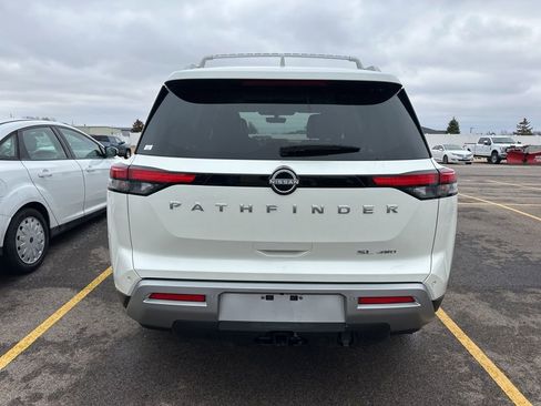 Used 2024 Nissan Pathfinder SL w/ SL Premium Package image 14
