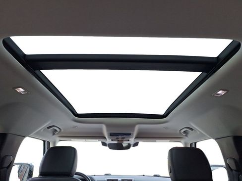 Used 2024 Land Rover Defender 110 S AWD/4WD image 12