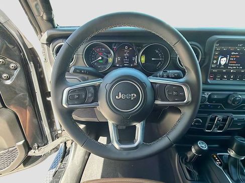 Used 2023 Jeep Wrangler Unlimited Sahara AWD/4WD image 38