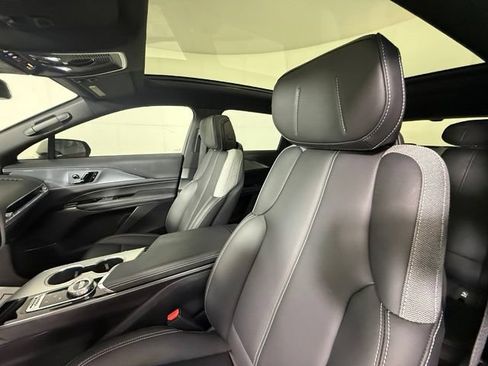 Used 2024 Cadillac Lyriq Tech AWD/4WD image 16