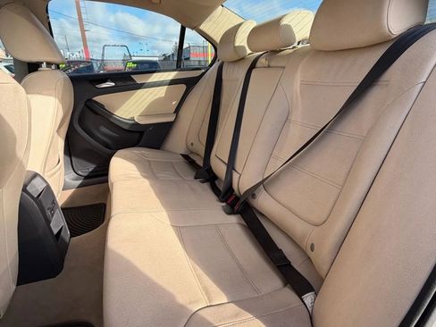 Used 2011 Volkswagen Jetta SE image 10