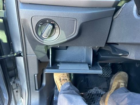 Used 2020 Volkswagen Atlas Cross Sport SEL image 30