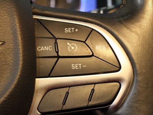 Used 2016 Chrysler 200 Limited image 21