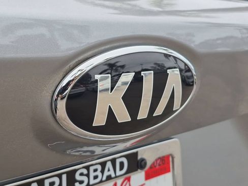 Used 2021 Kia Sorento S FWD image 31