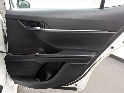 Used 2024 Toyota Camry SE image 19