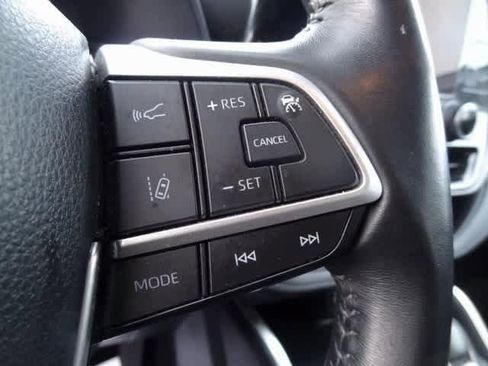 Used 2023 Toyota Highlander LE image 15