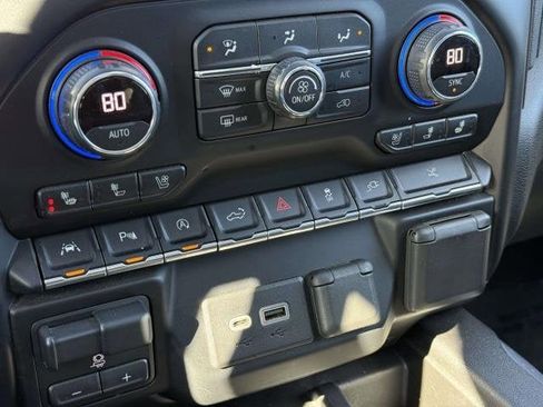 Used 2020 Chevrolet Silverado 1500 High Country w/ Technology Package image 29