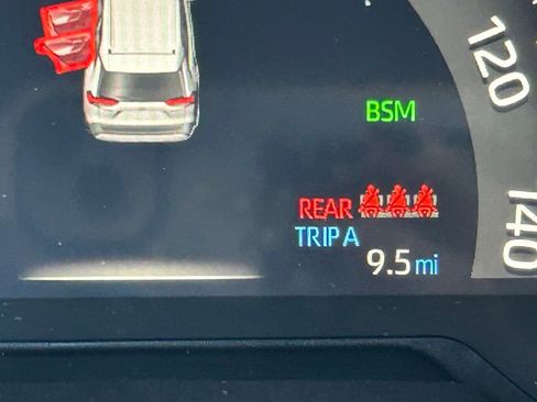 Used 2025 Toyota RAV4 XLE Premium image 18