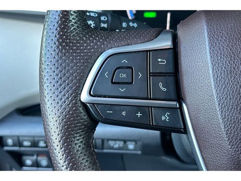 Certified 2023 Toyota Sienna Platinum image 28