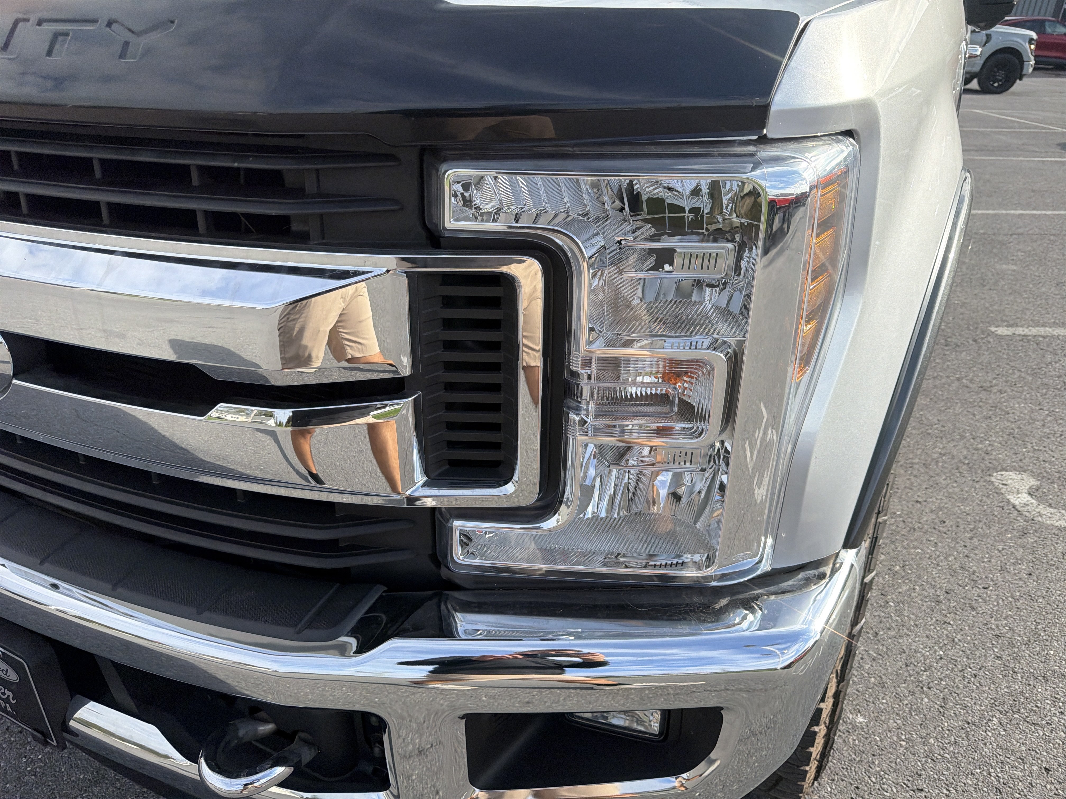 Used 2019 Ford F250 XLT w/ XLT Premium Package AWD/4WD image 10
