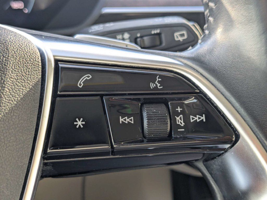 Used 2019 Audi e-tron Premium Plus AWD/4WD image 33