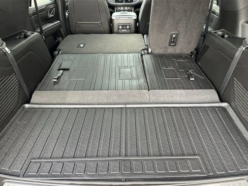 Used 2024 Chevrolet Tahoe Z71 image 17