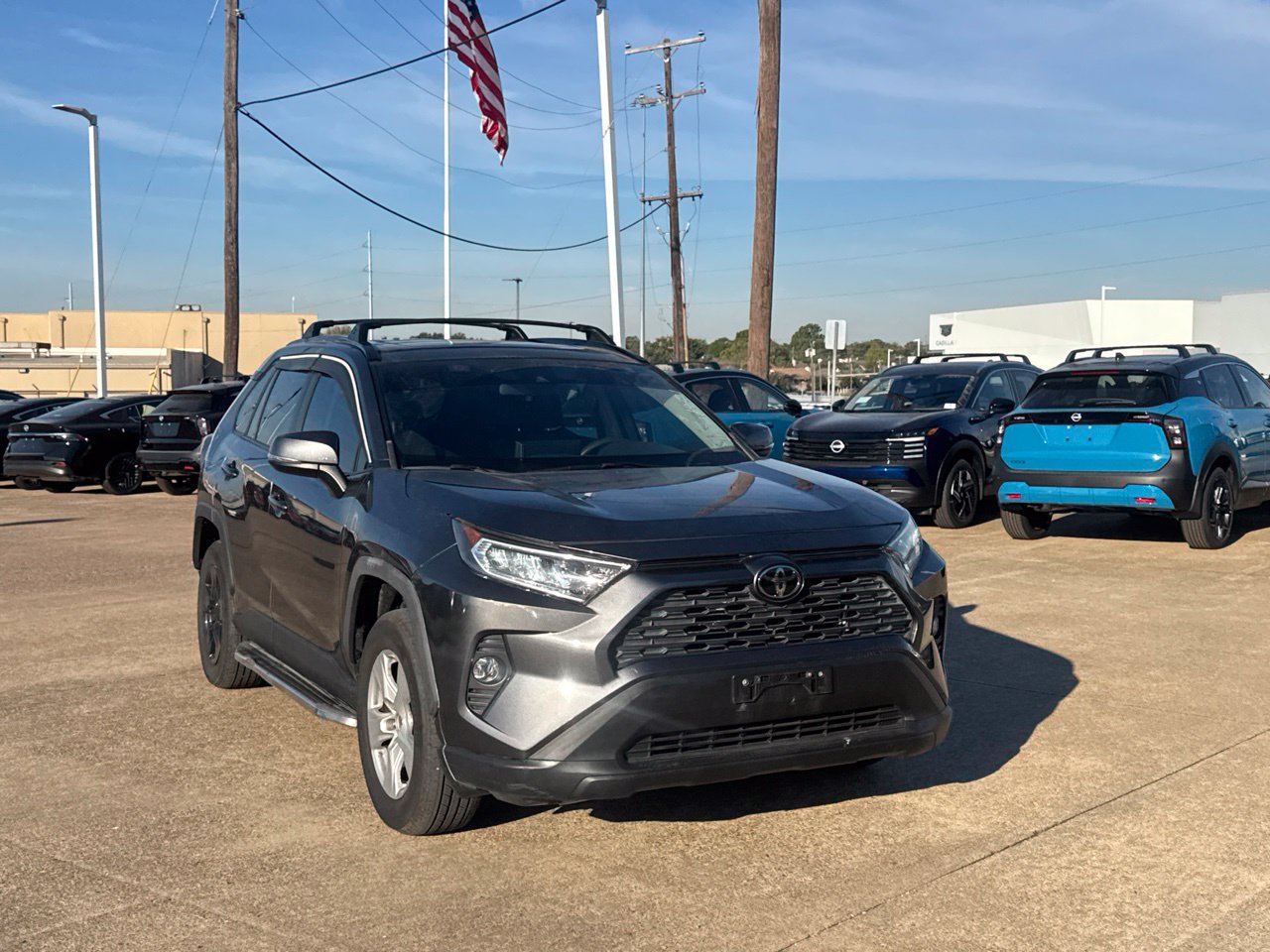 Used 2019 Toyota RAV4 XLE FWD image 2