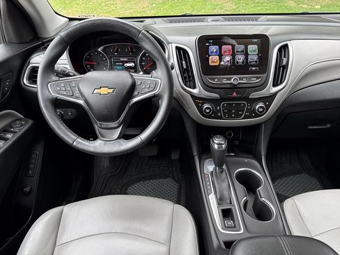Used 2018 Chevrolet Equinox Premier FWD image 19