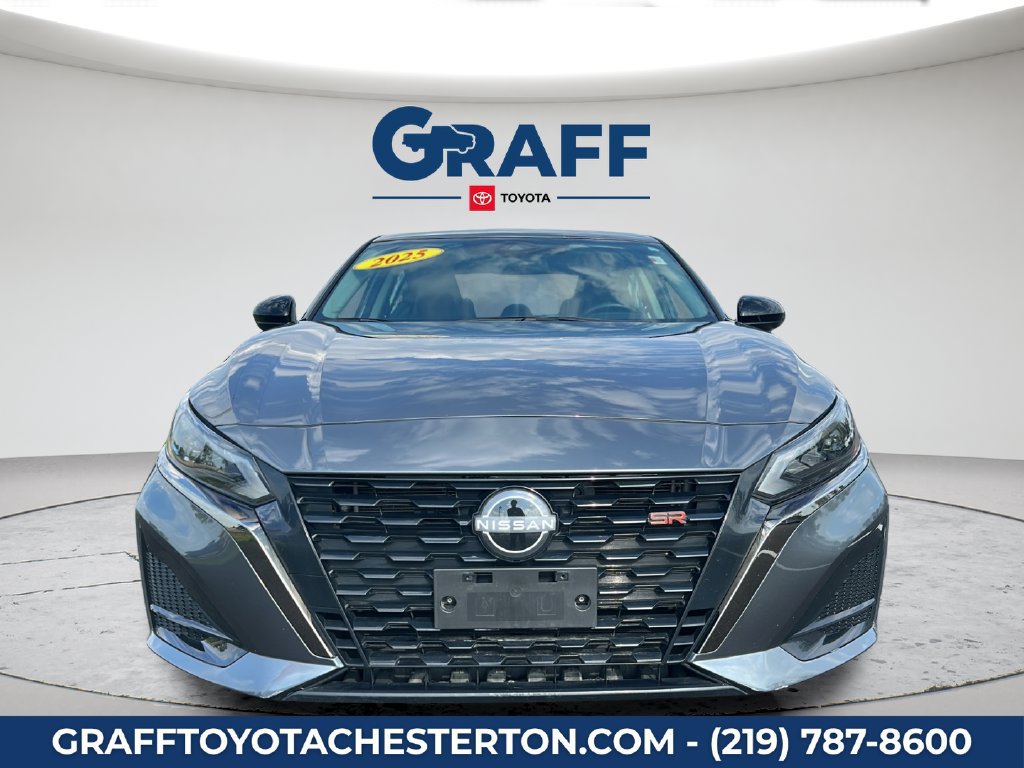 Used 2025 Nissan Altima 2.5 SR FWD image 2