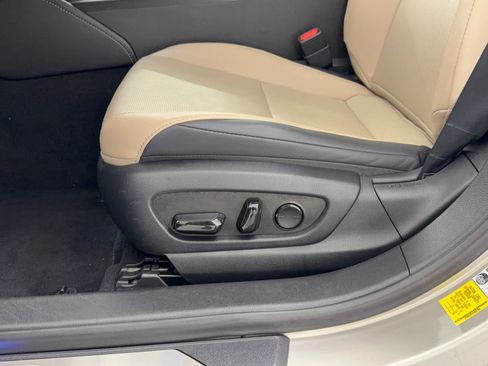 Used 2019 Lexus ES 300h w/ Premium Package FWD image 16