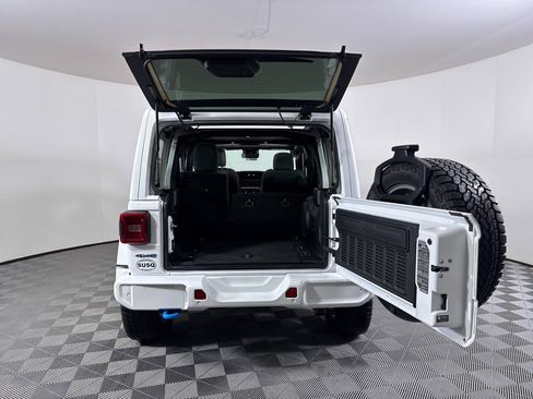 Used 2024 Jeep Wrangler High Altitude AWD/4WD image 9