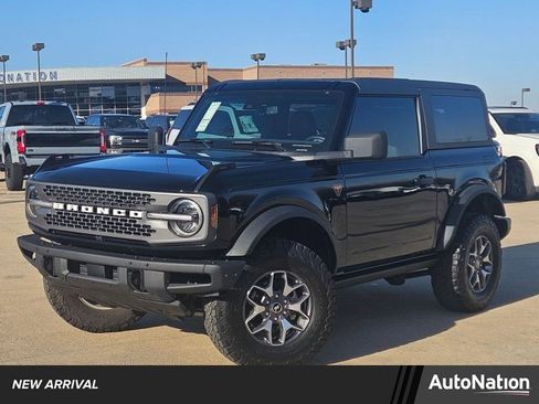 Used 2024 Ford Bronco Badlands image 1
