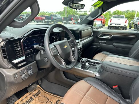 Used 2024 Chevrolet Silverado 1500 High Country w/ Technology Package AWD/4WD image 25
