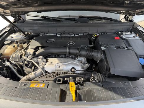 Used 2020 Mercedes-Benz GLB 250 4MATIC image 7