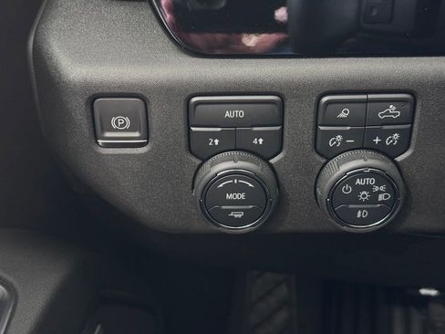 Certified 2024 Chevrolet Silverado 1500 LTZ image 23