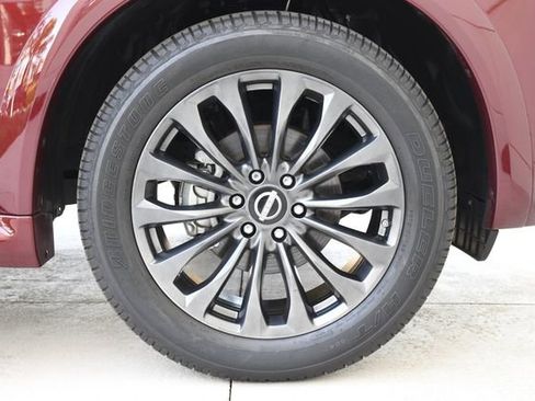 Used 2024 Nissan Armada Platinum w/ Captain's Chairs Package RWD image 35