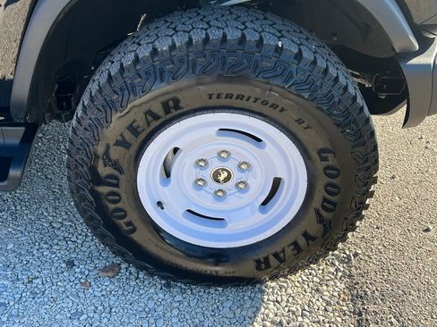 Used 2025 Ford Bronco Heritage Edition image 10