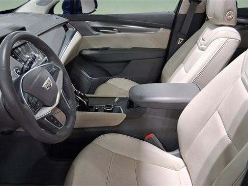 Used 2025 Cadillac XT5 Premium Luxury w/ Technology Package image 9