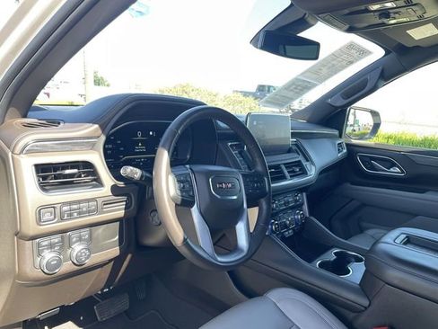 Used 2022 GMC Yukon XL SLT w/ SLT Luxury Package AWD/4WD image 10