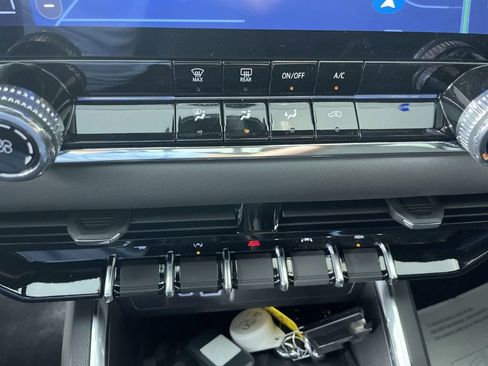 Used 2025 GMC Canyon Elevation RWD image 18