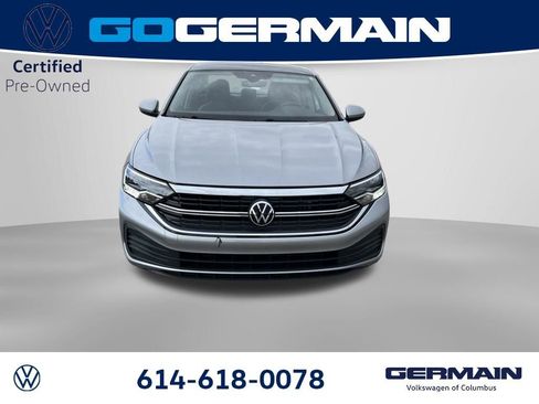 Used 2023 Volkswagen Jetta SE w/ Panoramic Sunroof Package FWD image 12
