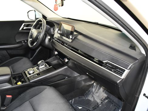 Used 2024 Mitsubishi Outlander ES AWD/4WD image 38