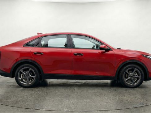 Used 2025 Kia K4 LXS FWD image 11