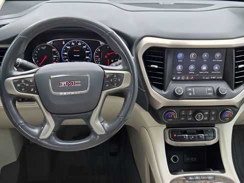 Used 2020 GMC Acadia Denali w/ Technology Package FWD image 24