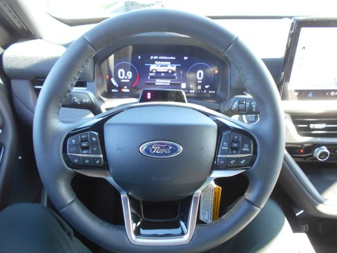 New 2026 Ford Explorer Platinum image 34