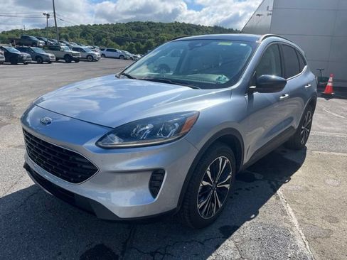 Used 2022 Ford Escape SE w/ SE Sport Appearance Package AWD/4WD image 10