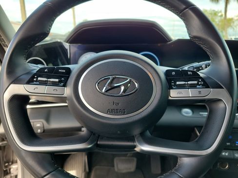 Used 2023 Hyundai Elantra Limited FWD image 18