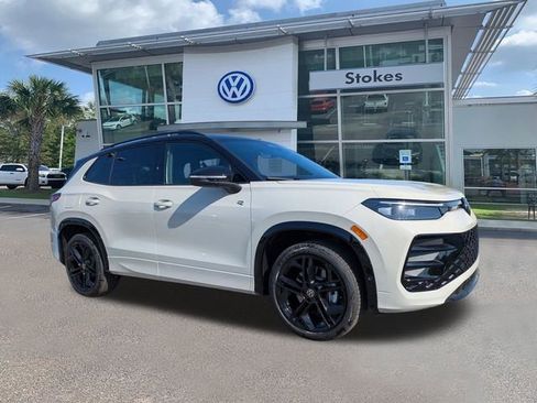 New 2026 Volkswagen Tiguan SE R-Line AWD/4WD image 2