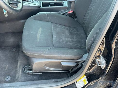 Used 2018 Ford Focus SE FWD image 22