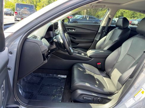 Used 2025 Honda Accord Touring image 11