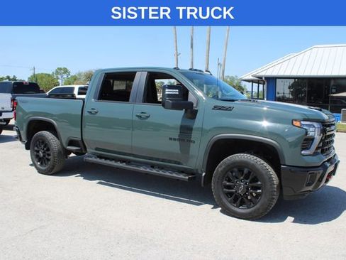 Used 2025 Chevrolet Silverado 2500 LT w/ Trail Boss Package AWD/4WD image 12