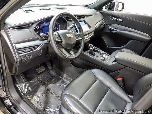 Certified 2023 Cadillac XT4 Premium Luxury image 10