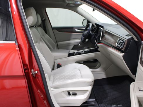Used 2024 Volkswagen Atlas SEL Premium R-Line AWD/4WD image 29