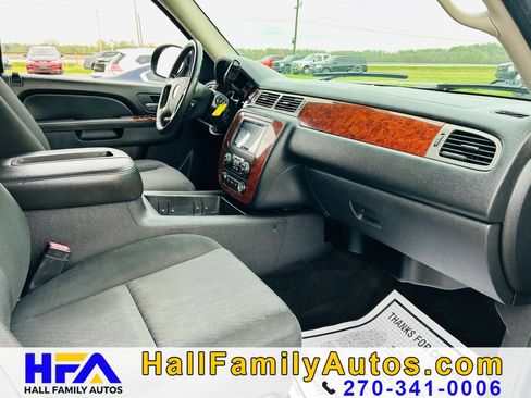Used 2011 Chevrolet Avalanche LS w/ Convenience Package RWD image 18