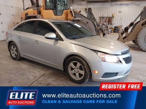Used 2014 Chevrolet Cruze LT image 2