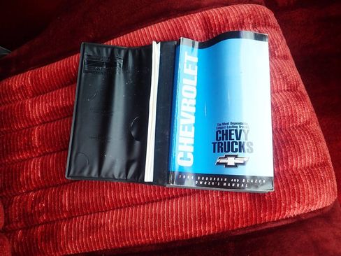 Used 1994 Chevrolet Suburban 2WD image 21