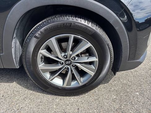 Used 2019 Hyundai Santa Fe SEL FWD image 29