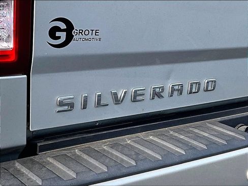 Used 2017 Chevrolet Silverado 1500 LTZ Z71 w/ LTZ Plus Package AWD/4WD image 8