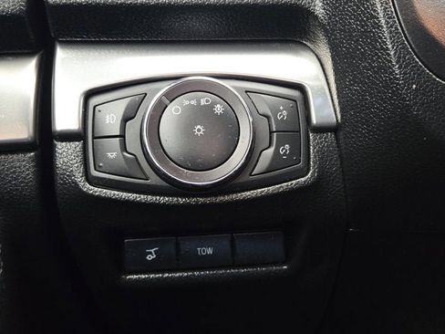 Used 2018 Ford Explorer XLT w/ Equipment Group 202A image 23