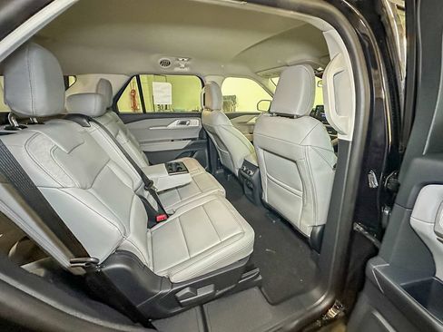 New 2026 Ford Explorer Active w/ Active Comfort Package AWD/4WD image 4